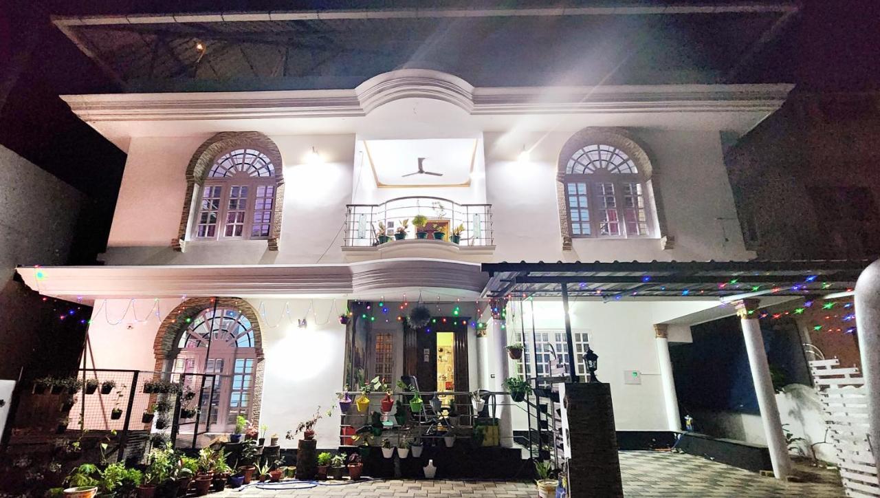 Jj'S White House Thrissur Exterior foto